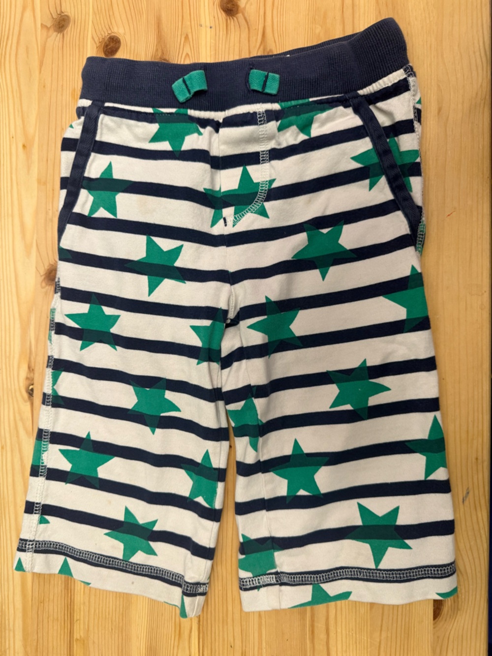 Mini Boden 110 or 5 green stars navy stripe baggies shorts 100% cotton
